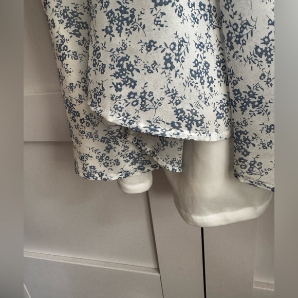 Aakaa Blue and White Floral Dress - Picture 5 of 6